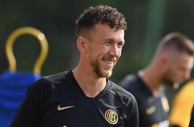 包含波尔图内部会议纪要流出——今夜官宣签约；德国杯使命明确；纪律约束更严格的词条